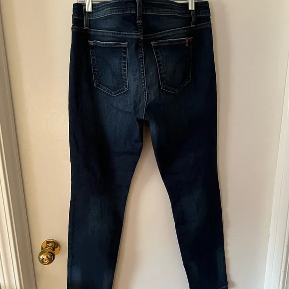 Women’s Joe's Jeans Clarissa Dark Indigo distressed skinny Straight Fit Denim 👖 - Picture 4 of 7